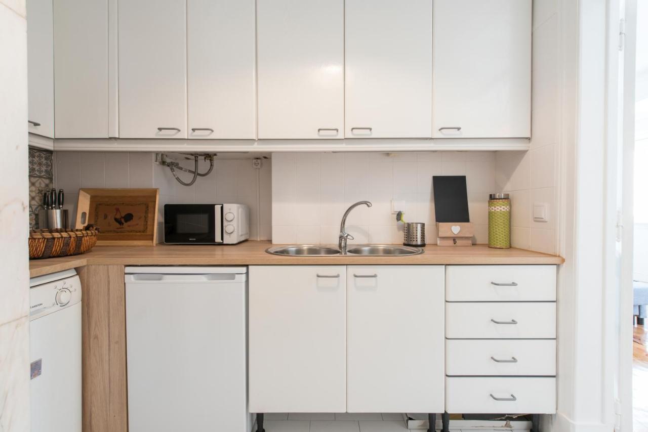 Cozy Apartment With Castel View ลิสบอน ภายนอก รูปภาพ