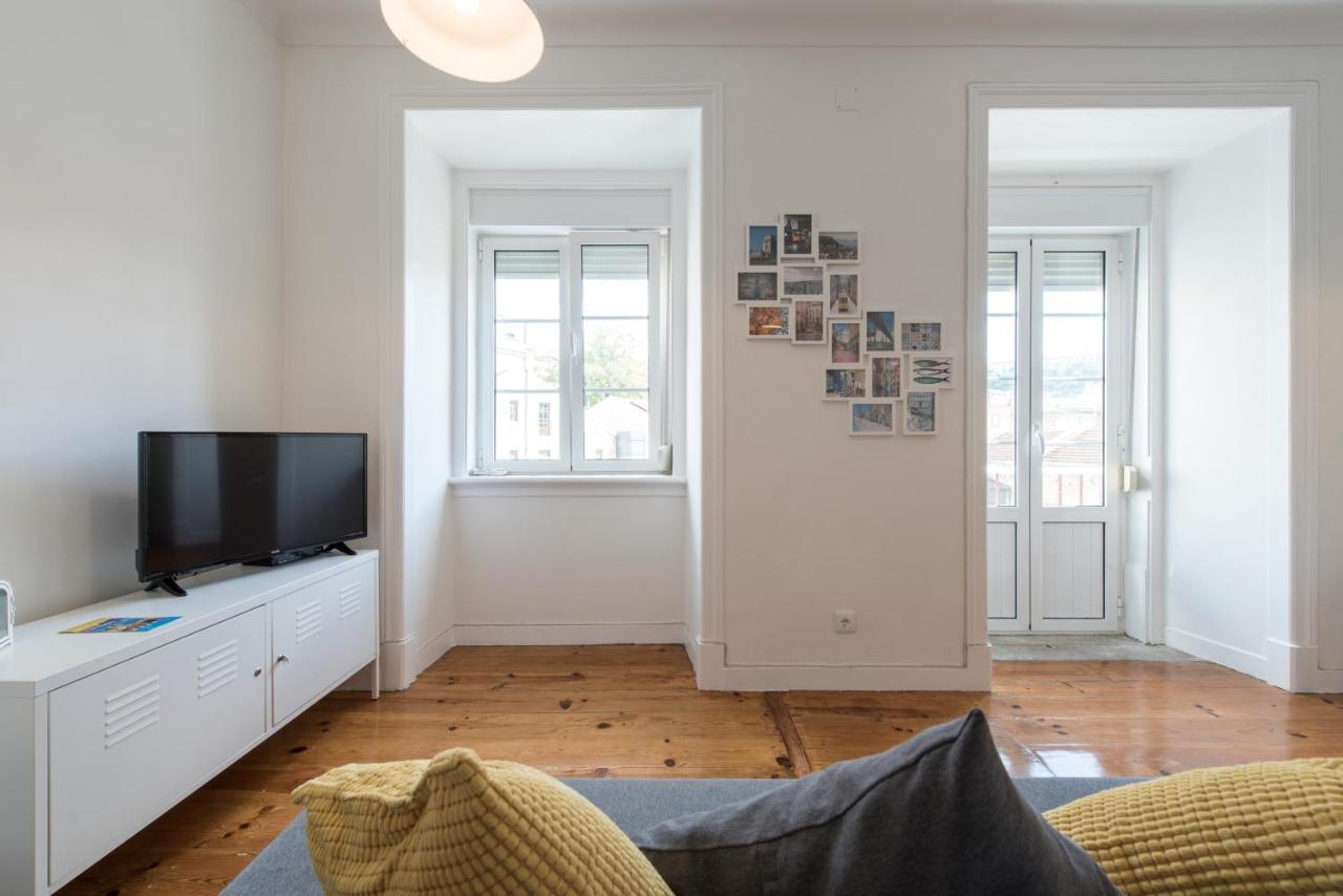 Cozy Apartment With Castel View ลิสบอน ภายนอก รูปภาพ