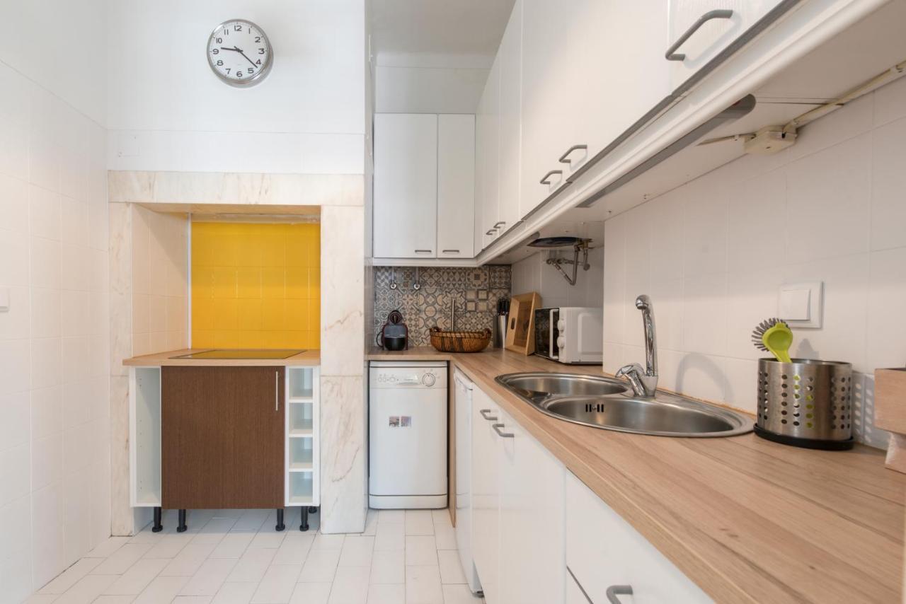 Cozy Apartment With Castel View ลิสบอน ภายนอก รูปภาพ
